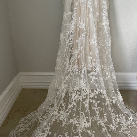 PNINA TORNAI 🤍 WEDDING GOWN - Picture 8 of 16